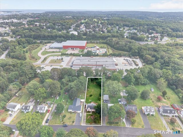 16 Roseleah Drive, Waterford, CT 06385