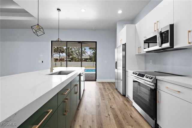 1333 NW 4th ST, Cape Coral, FL 33993