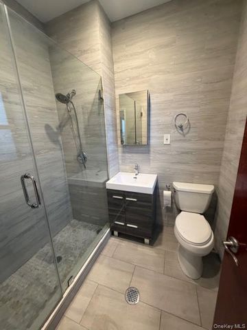110-42 15 Avenue 2, College Point, NY 11356