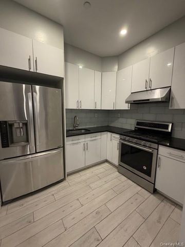 110-42 15 Avenue 2, College Point, NY 11356