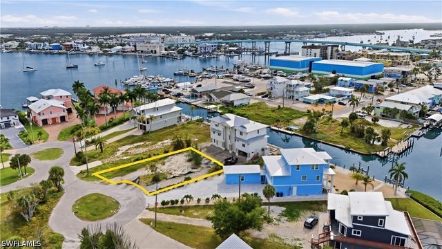 740 Matanzas CT, Fort Myers Beach, FL 33931