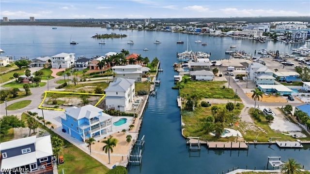 740 Matanzas CT, Fort Myers Beach, FL 33931