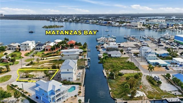 740 Matanzas CT, Fort Myers Beach, FL 33931