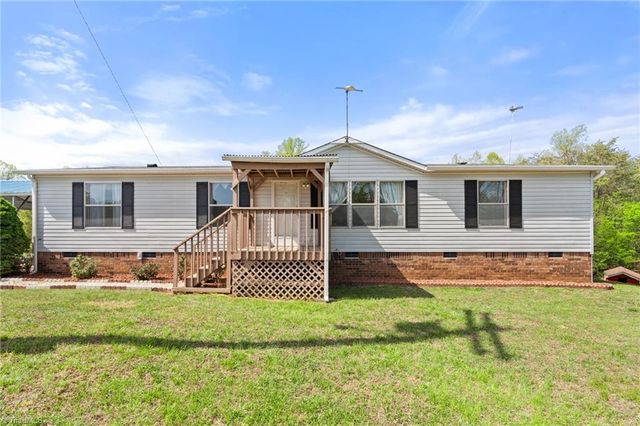 1747 Lynchburg Road, Westfield, NC 27053