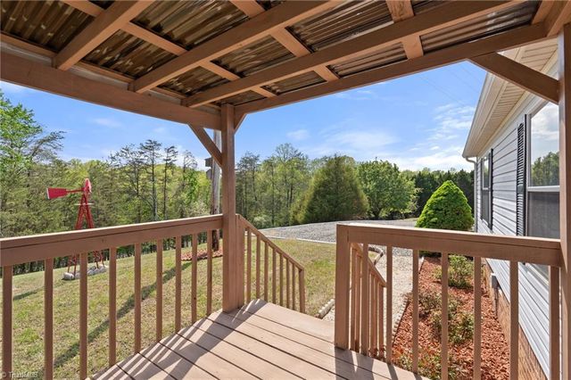 1747 Lynchburg Road, Westfield, NC 27053