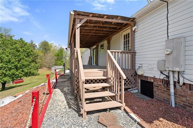1747 Lynchburg Road, Westfield, NC 27053