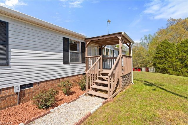 1747 Lynchburg Road, Westfield, NC 27053