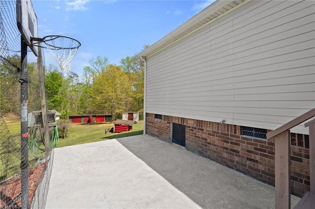 1747 Lynchburg Road, Westfield, NC 27053