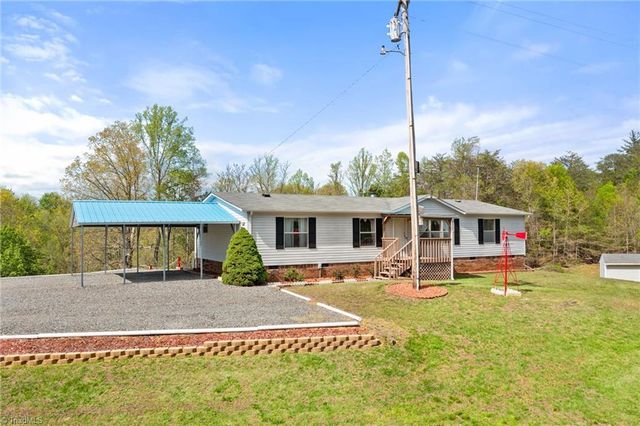 1747 Lynchburg Road, Westfield, NC 27053
