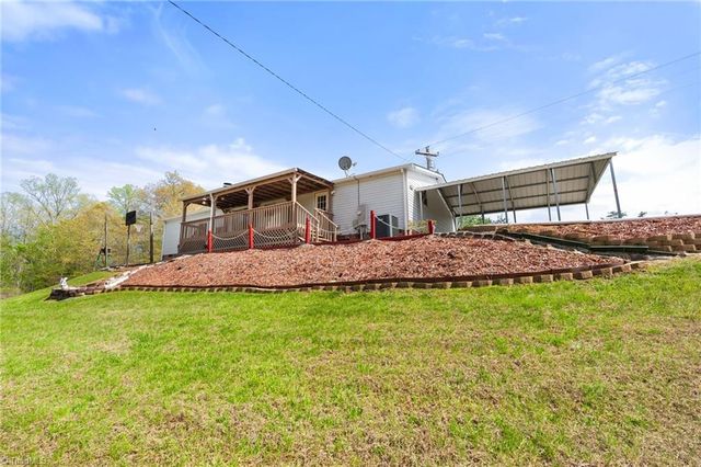 1747 Lynchburg Road, Westfield, NC 27053