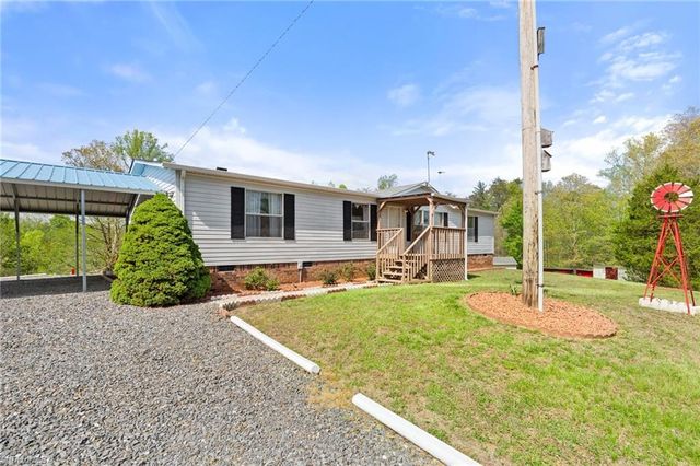 1747 Lynchburg Road, Westfield, NC 27053