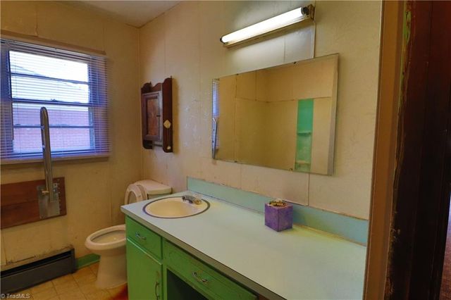834 Mary James Avenue, Thomasville, NC 27360