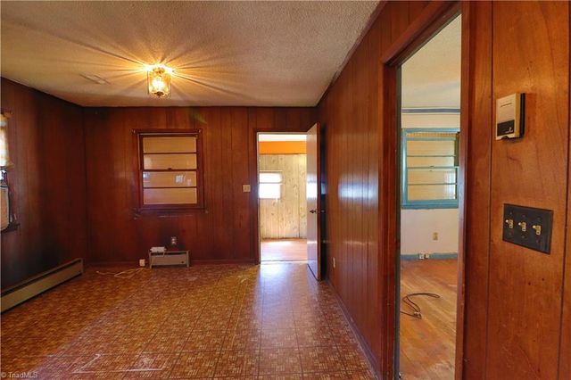 834 Mary James Avenue, Thomasville, NC 27360