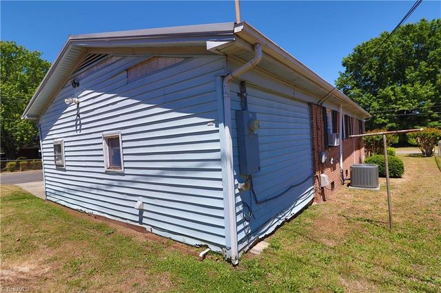 834 Mary James Avenue, Thomasville, NC 27360