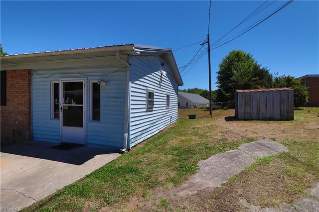 834 Mary James Avenue, Thomasville, NC 27360