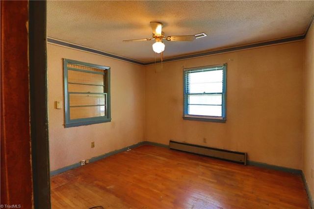 834 Mary James Avenue, Thomasville, NC 27360