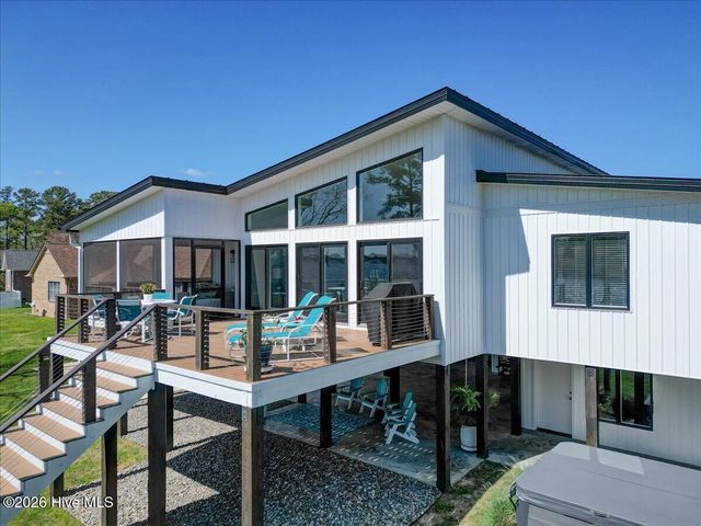 9226 Hart Drive, Oriental, NC 28571