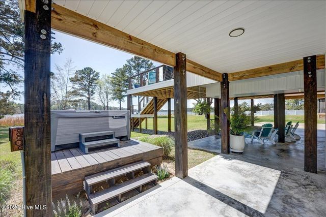 9226 Hart Drive, Oriental, NC 28571