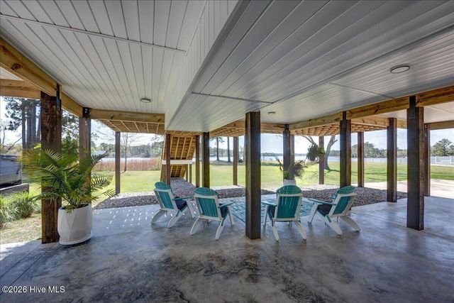 9226 Hart Drive, Oriental, NC 28571