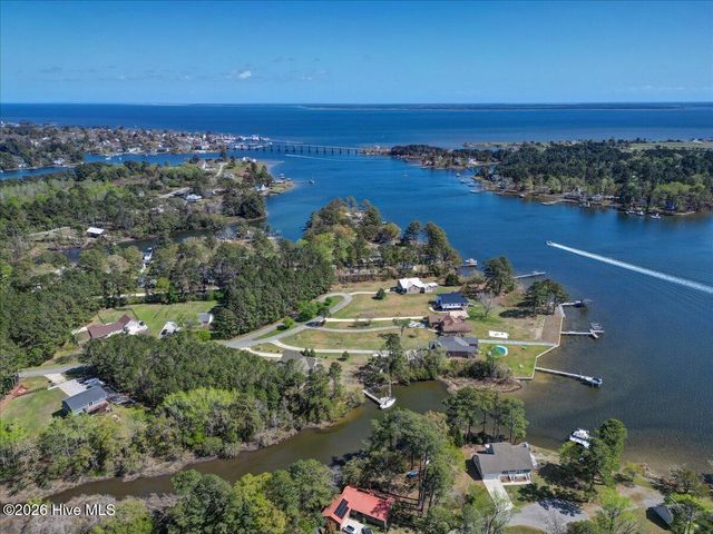 9226 Hart Drive, Oriental, NC 28571