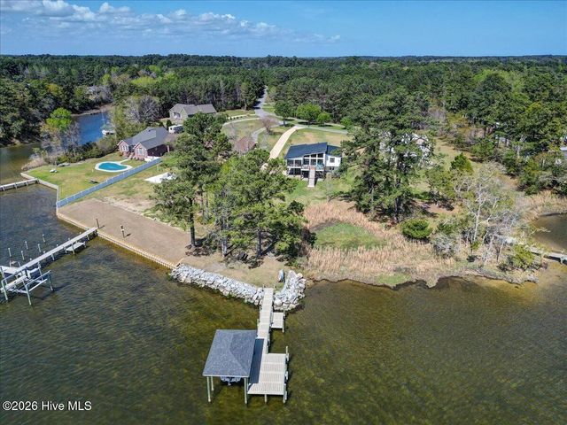 9226 Hart Drive, Oriental, NC 28571