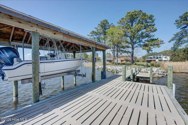 9226 Hart Drive, Oriental, NC 28571