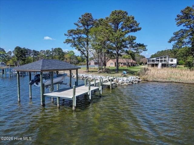 9226 Hart Drive, Oriental, NC 28571