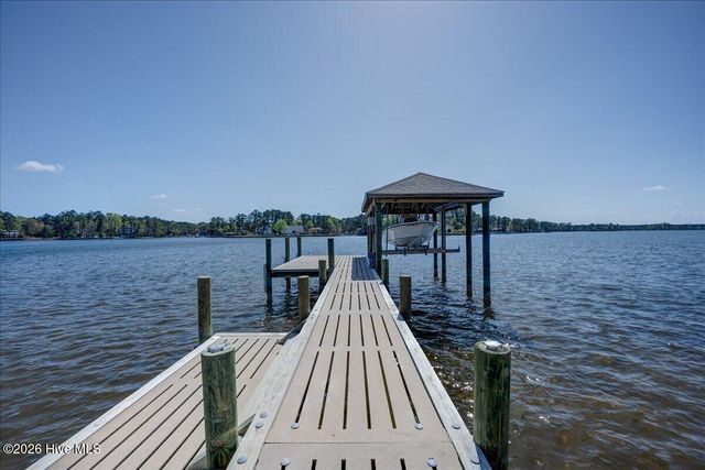 9226 Hart Drive, Oriental, NC 28571