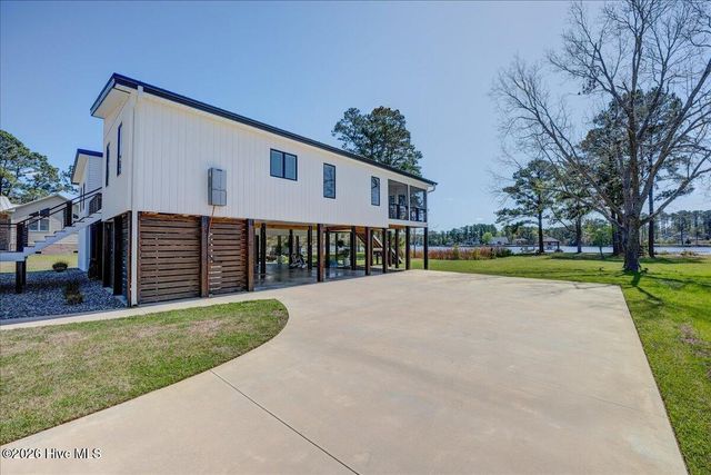 9226 Hart Drive, Oriental, NC 28571