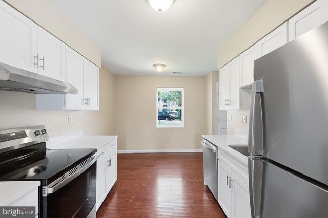 826 HOLLY DR, La Plata, MD 20646