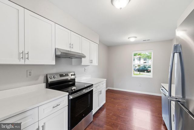826 HOLLY DR, La Plata, MD 20646