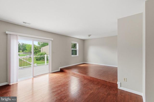 826 HOLLY DR, La Plata, MD 20646