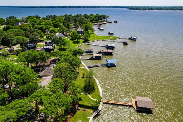 154 Ocean Drive, Gun Barrel City, TX 75156