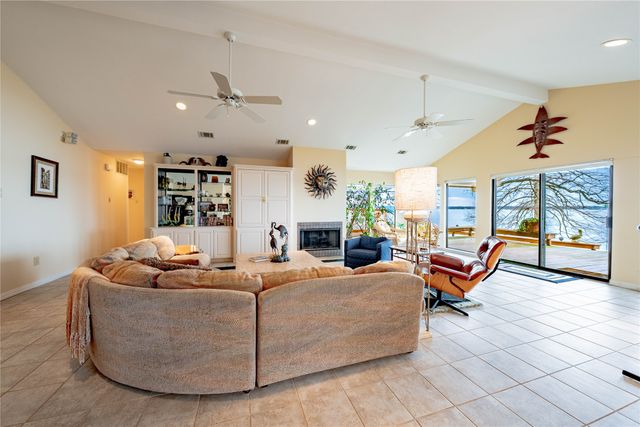 154 Ocean Drive, Gun Barrel City, TX 75156