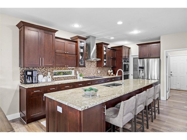6076 S Ukraine St, Aurora, CO 80015