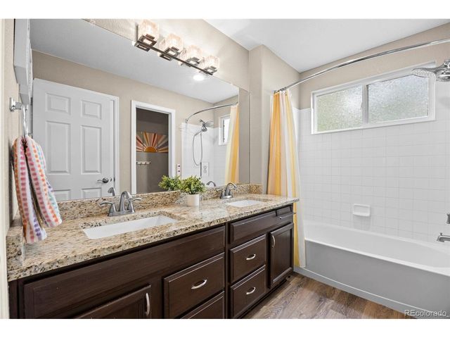 6076 S Ukraine St, Aurora, CO 80015