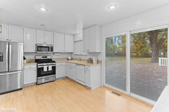 5353 Northlawn Drive, Sterling Heights, MI 48310