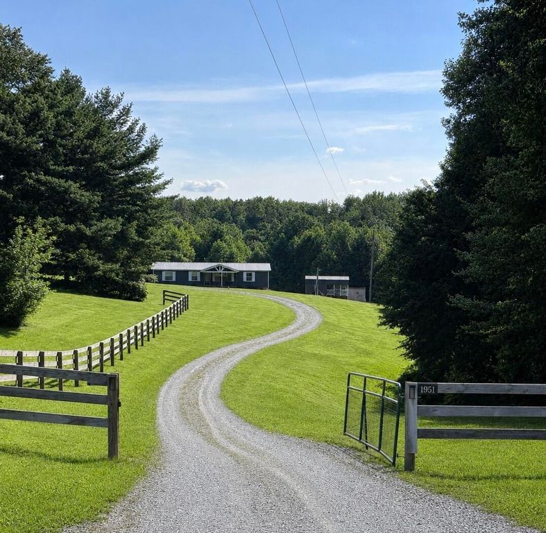 1951 Angel Ridge Road, Hustonville, KY 40437