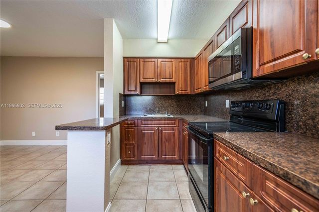 715 NE 6th St 2, Fort Lauderdale, FL 33304