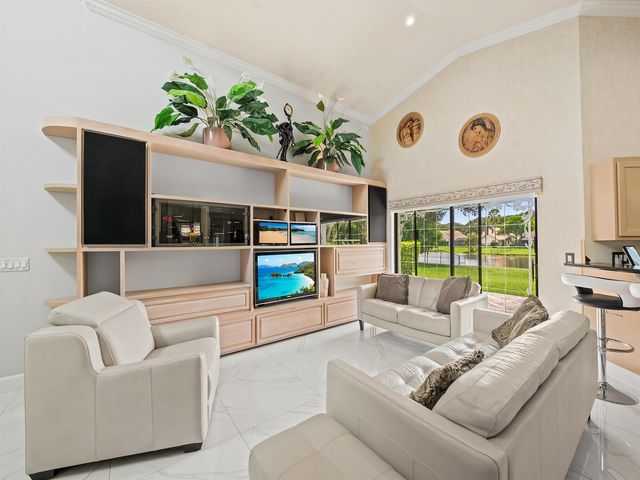 1750 W Oak Knoll Circle, Davie, FL 33324