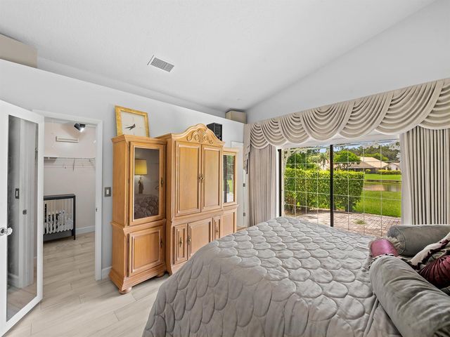 1750 W Oak Knoll Circle, Davie, FL 33324