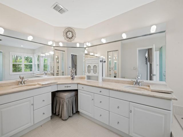 1750 W Oak Knoll Circle, Davie, FL 33324
