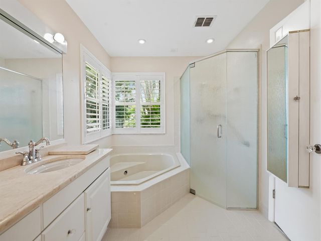 1750 W Oak Knoll Circle, Davie, FL 33324