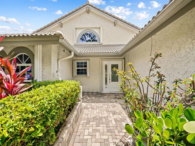 1750 W Oak Knoll Circle, Davie, FL 33324