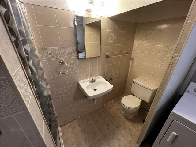 4000 N Jackson Terrace, Kansas City, MO 64117