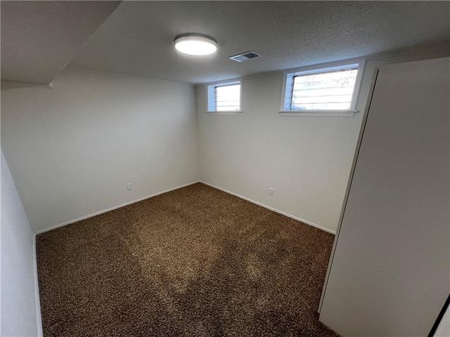 4000 N Jackson Terrace, Kansas City, MO 64117