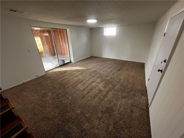 4000 N Jackson Terrace, Kansas City, MO 64117