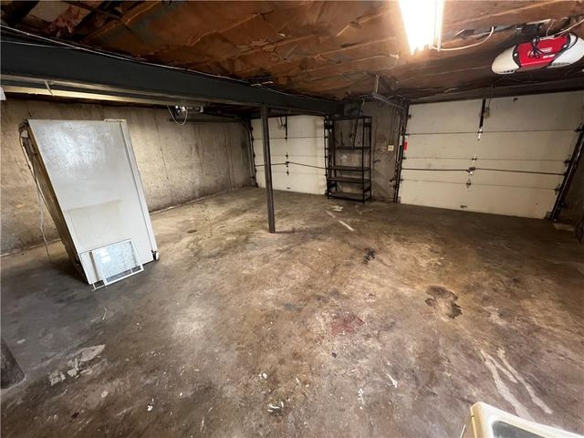 4000 N Jackson Terrace, Kansas City, MO 64117