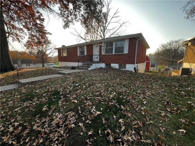 4000 N Jackson Terrace, Kansas City, MO 64117