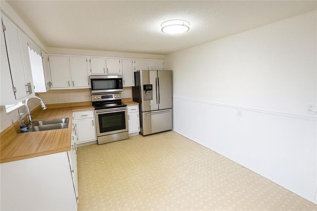 4000 N Jackson Terrace, Kansas City, MO 64117